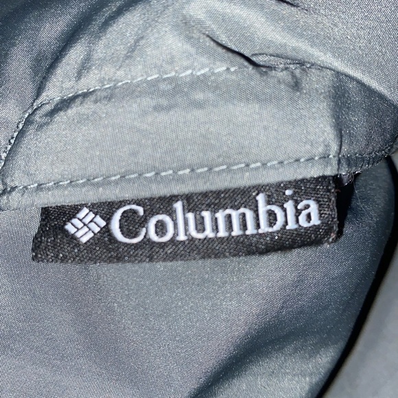 Women’s Columbia Quilted Jacket, Reversible, Black/Gray, P2P:22.5” Length:25.5” - Picture 5 of 6